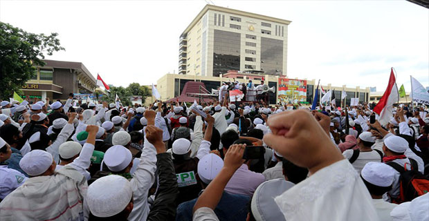Besok Massa FPI Konvoi ke Senayan Kemudian Jalan Menuju ke Mapolda