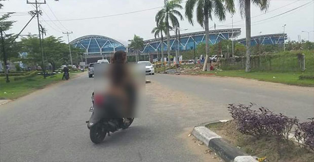 Sesudah Naik Motor Telanjang, Dona Kembali Normal dan Tidak Bisa Diajak Bicara