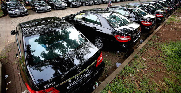Raja Salman Menyewa Ratusan Mobil Mewah Selama Berlibur di Bali