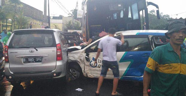 Bus Tabrakan Maut Sempat Mogok saat Berangkat ke Puncak