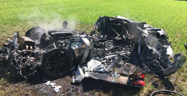Ferrari yang Satu Jam Setelah Dibeli Hancur Lebur dalam Kecelakaan