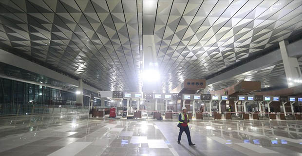 Terminal Bandara Soekarno-Hatta Memiliki Fasiltas Yang Canggih