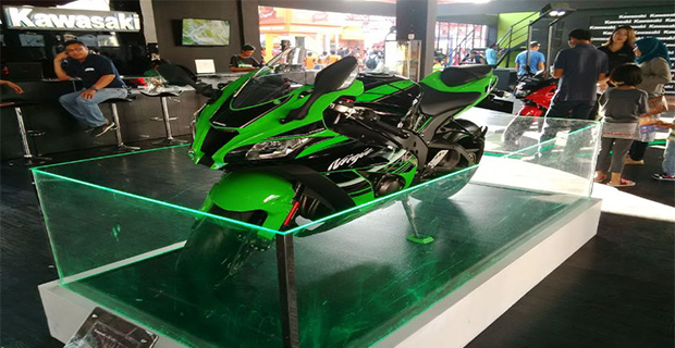 Motor Kawasaki Ninja ZX-10R Resmi Meluncur Dipameran Jakarta Fair Kemayoran