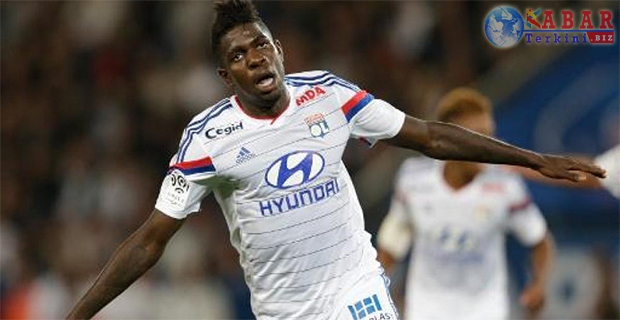 Bos Lyon Larang Umtiti Pergi ke Barcelona