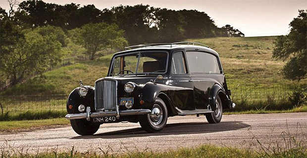 Mobil Klasik 'Jenazah' Milik John Lennon Dilelang Dan Ditaksir Laku Rp 4,3 Miliar