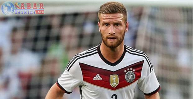 Arsenal Belum Negosiasi Tawaran Untuk Shkodran Mustafi