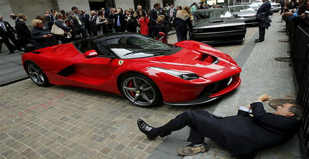 Pengusaha Kaya Menggugat Ferrari Karena Tidak Boleh Beli Mobil