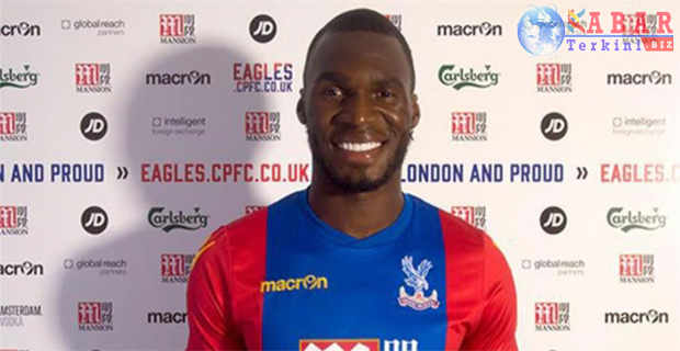 Liverpool Resmi Jual Benteke ke Crystal Palace