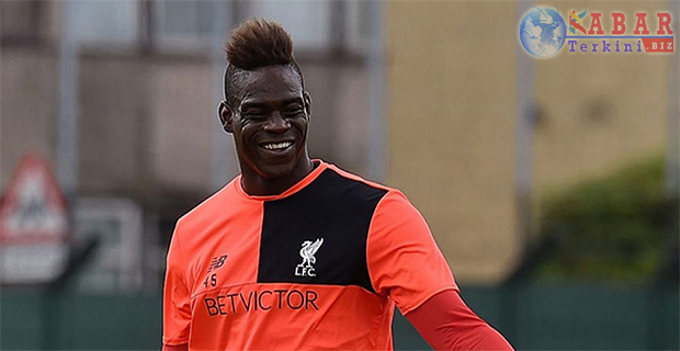 Mario Balotelli Kian Dekat Menuju Ajax Amsterdam