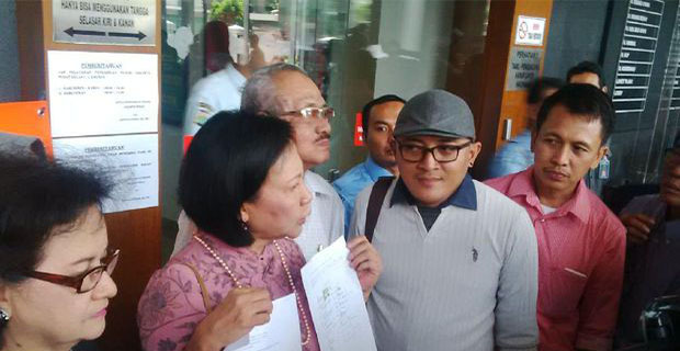 Ratna Sarumpaet Mendatangi PN Jakpus Untuk Mengugat KPK