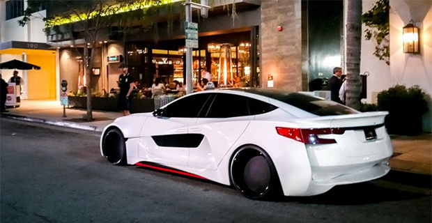 Mobil Listrik Tesla Milik Penyanyi Will.I.Am Ini Dirombak Total