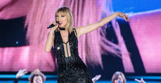 Taylor Swift Membawakan Lagu Mantan Pacar Saat Menghibur Penonton F1