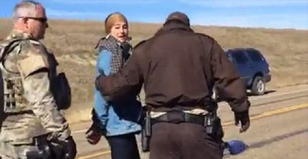 Aktris Shailene Woodley Ditangkap Karena Ikut Berunjuk Rasa