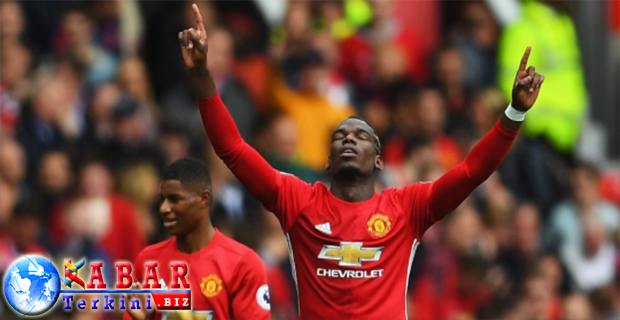 Rooney Masih Optimis Pogba Bakal Sukses di Manchester United