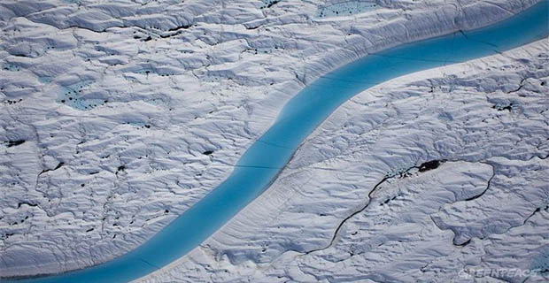 Greenland Memiliki Blue River yang Menyerupai Naga Biru