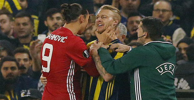 Ibra Dibayangi Sanksi Masalah Mencekik Pemain Lawan
