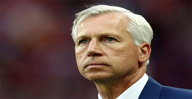 Crystal Palace Memecat Alan Pardew