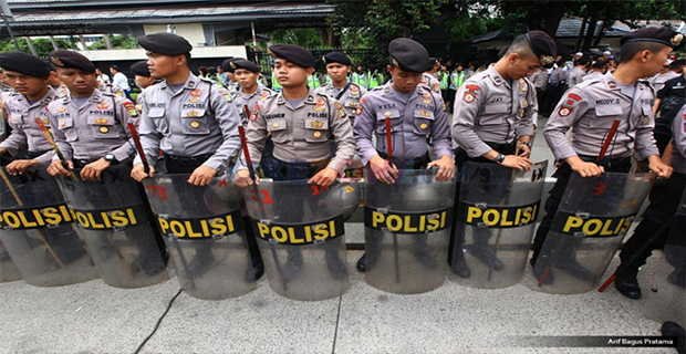 Seorang Pria Dibekuk Polisi Karena Menerobos Masuk ke Ruang Sidang Ahok
