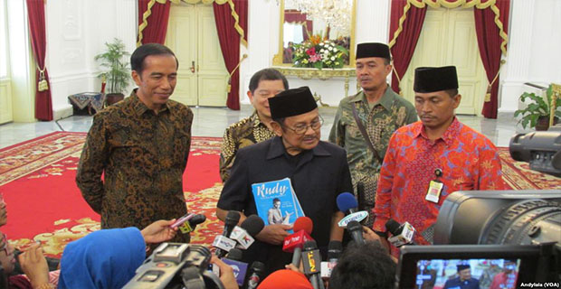 Presiden Jokowi Bertemu dengan Habibie dan Try Sutrisno