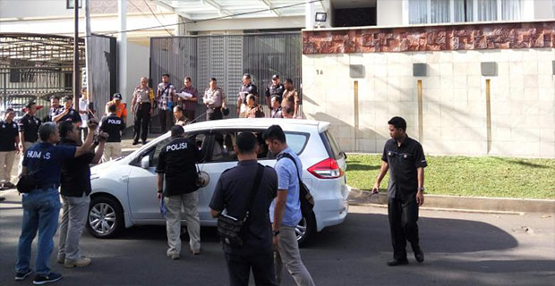 Zanette Menjerit Histeris Saat Berjumpa Ius Pane di Polres Jakarta Timur