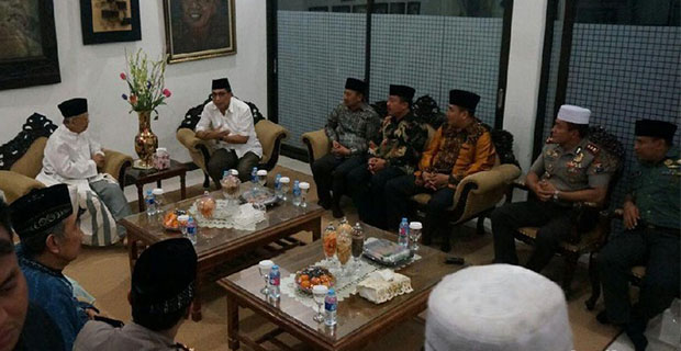 Kapolda Jawa Timur Menemui Gus Solah Membahas Isu Demo di Jakarta