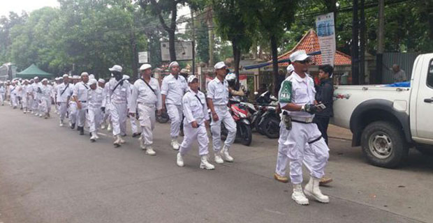 Massa Menyambut Kedatangan Habib Rizieq di Kementan