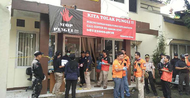 Tim Laboratorium Forensik Mabes Polri Olah TKP Kantor Kelurahan dan Lokasi Bom Panci
