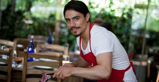 Bukan Cuma Menaburi Garam ke Daging, Salt Bae Unjuk Keahlian Membuat Carpaccio