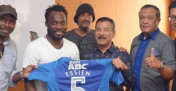 Bom Panci Hampir Membuyarkan Negosiasi Essien dengan Persib