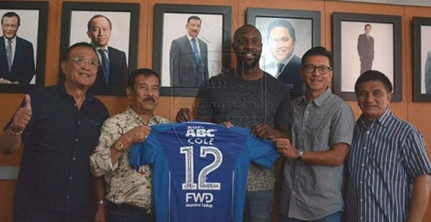 Carlton Cole Resmi Bergabung dengan Persib Bandung