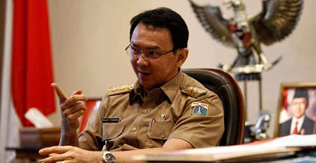 Penjelasan Ahok Mengenai Sumbatan Kabel yang Membuat Jln Gatot Subroto Banjir