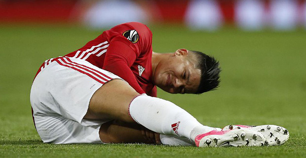 Harapan Mourinho Kepada Smalling dan Jones Lantaran Rojo Dibekap Cedera