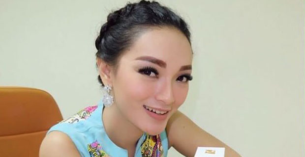 Duta Pancasila Zaskia Gotik Dikritik Lantaran Terima Promosi Judi Online