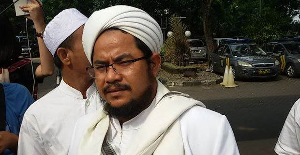 FPI Bilang Habib Korban dan Keberatan Red Notice