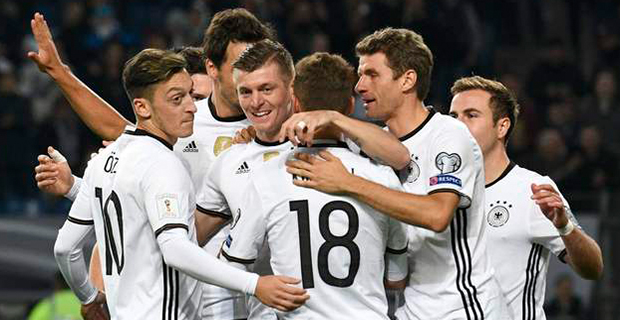 Joachim Loew Ingatkan Pasukannya Jangan Terlena Hadapi Chile