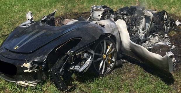 Ferrari yang Satu Jam Setelah Dibeli Hancur Lebur dalam Kecelakaan
