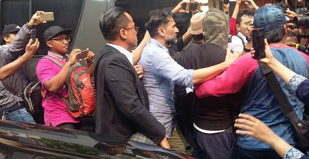 Jeremy Thomas Sebut Axel Matthew Depresi dan Runtuh