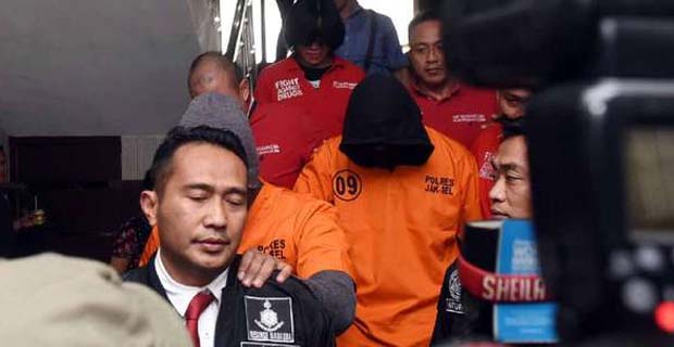 Ello Memakai Narkoba Sejak Kuliah