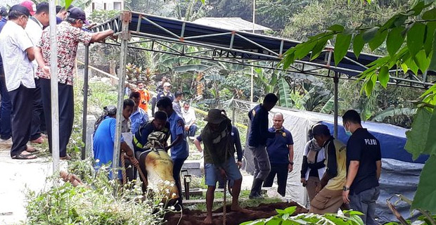 Orang Tua Korban Duel Gladiator Stress Karena Makam Anaknya Dibongkar