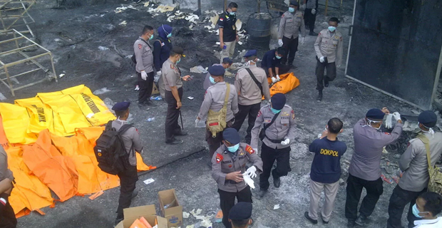 Bahaya Pabrik Mercon Meledak Dekat Pemukiman dan Sekolah