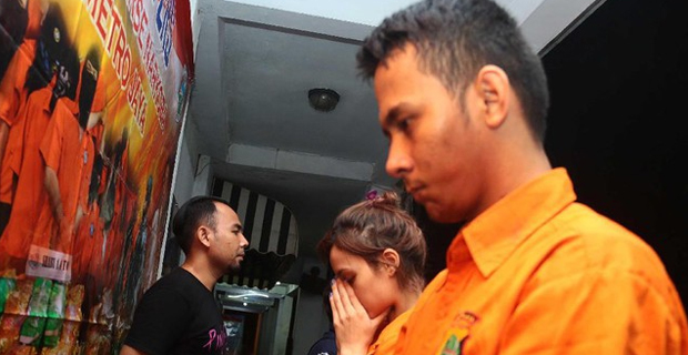 Diciduk di Kamar, Penangkapan Artis Savhi Disaksikan Orang Tua Pacar