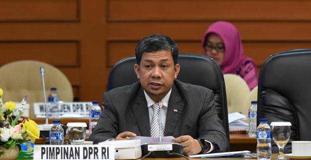 Fahri Sebut Orang Sekitar Jokowi Amatiran Lantaran Anies Dicegah ke Podium